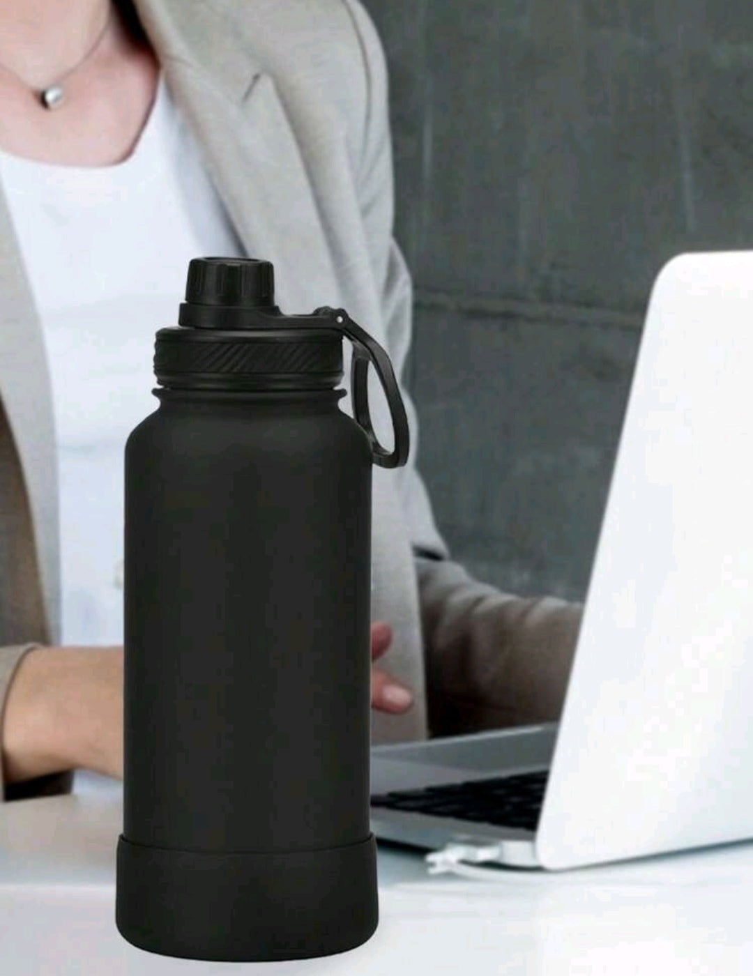 Dubbel layer vacuum bottle