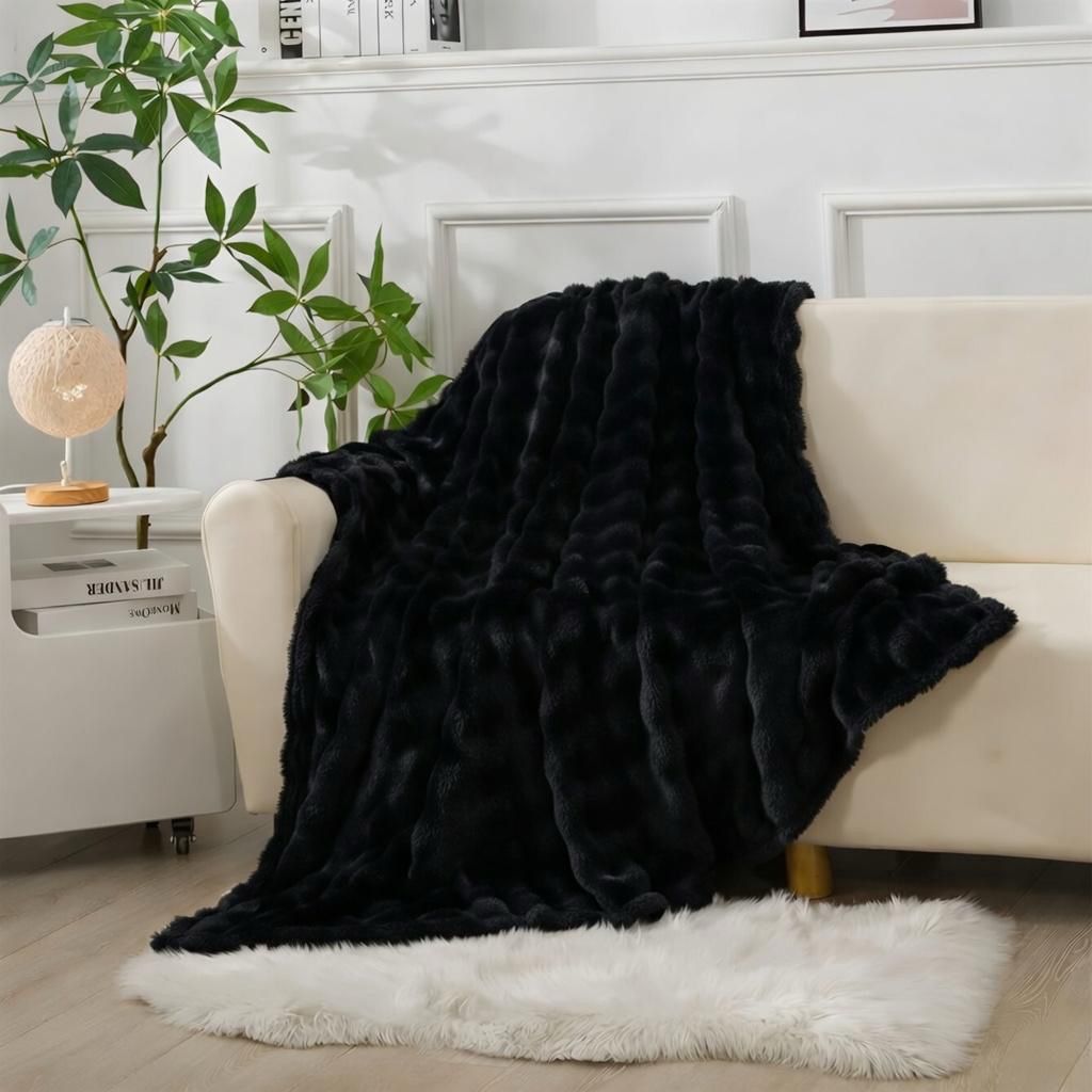Luxury Flannel Throw Blanket – Ultra Soft Plush Sofa & Bed Throw (180 × 210 cm) – Available in 12 Colours