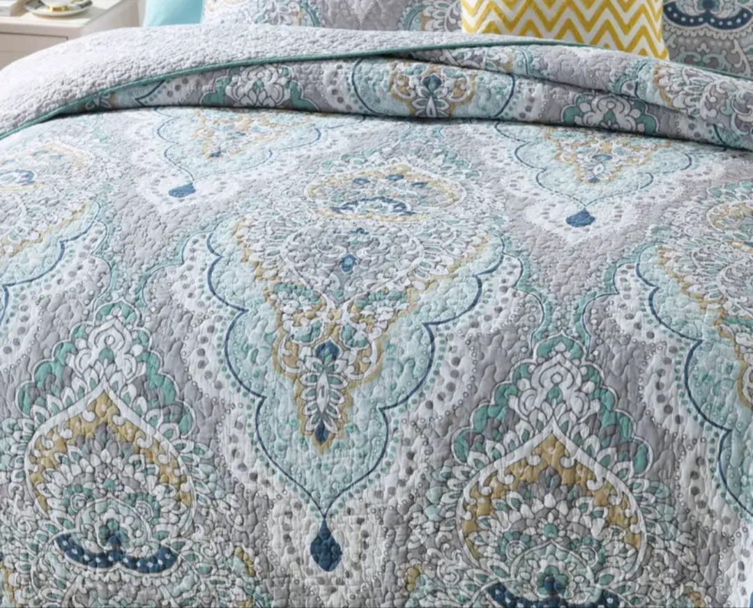 Aqua Paisley 90% Cotton Quilted Comforter Set