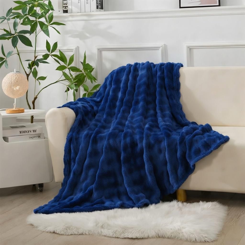 Luxury Flannel Throw Blanket – Ultra Soft Plush Sofa & Bed Throw (180 × 210 cm) – Available in 12 Colours